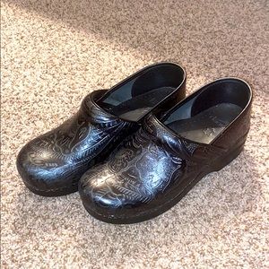 Black Patterned Danskos